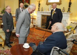 Queen Elizabeth II of the United Kingdom Instagram - 🤝 This morning, the King met veterans of the Korean War at Buckingham Palace to mark 70 years since the signing of the armistice which ended the conflict.
 
60,000 service personnel from across Britain and the Commonwealth saw action, with 1,100 losing their lives.
 
Later today, The Princess Royal and The Duchess of Edinburgh will host a reception at the Palace on behalf of His Majesty to commemorate the anniversary of “the Forgotten War”.