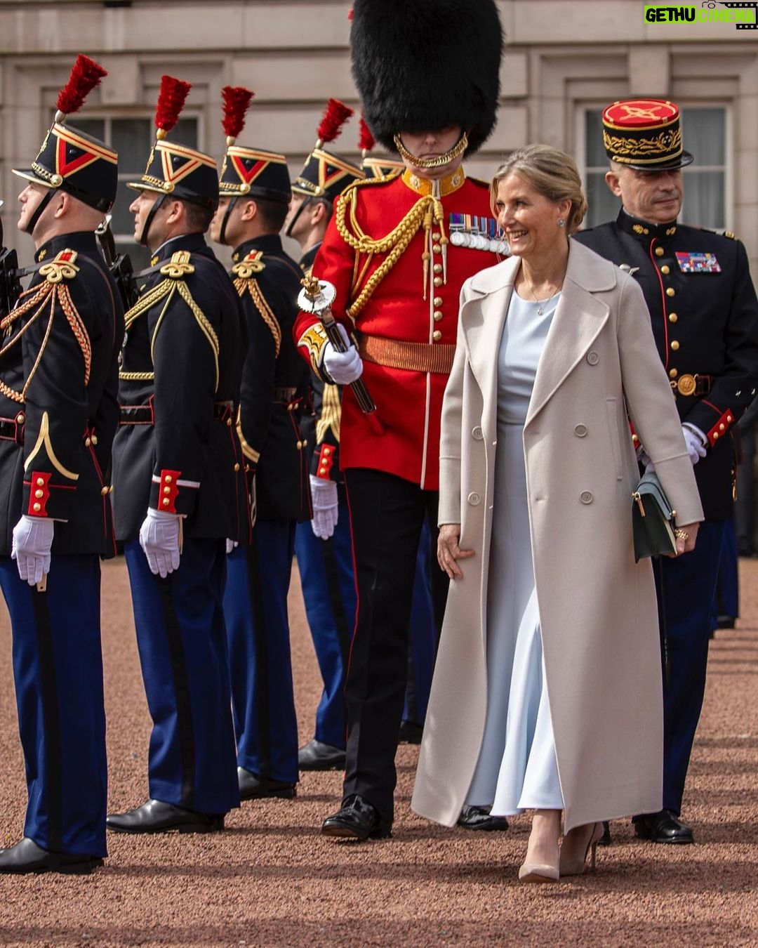 King Charles III of the United Kingdom Instagram - 120 years of the Entente Cordiale 🇬🇧🇫🇷 French and British troops have participated in the Changing of the Guard ceremonies outside Buckingham Palace and the @Elysee, in celebration of the 120th anniversary of the signing of the Entente Cordiale. 🎖️ In London, the ceremony was watched by The Duke and Duchess of Edinburgh and in Paris, President Macron observed the parade. Today’s event marks the first time a country from outside the Commonwealth has taken part in the Changing of the Guard ceremony outside Buckingham Palace.