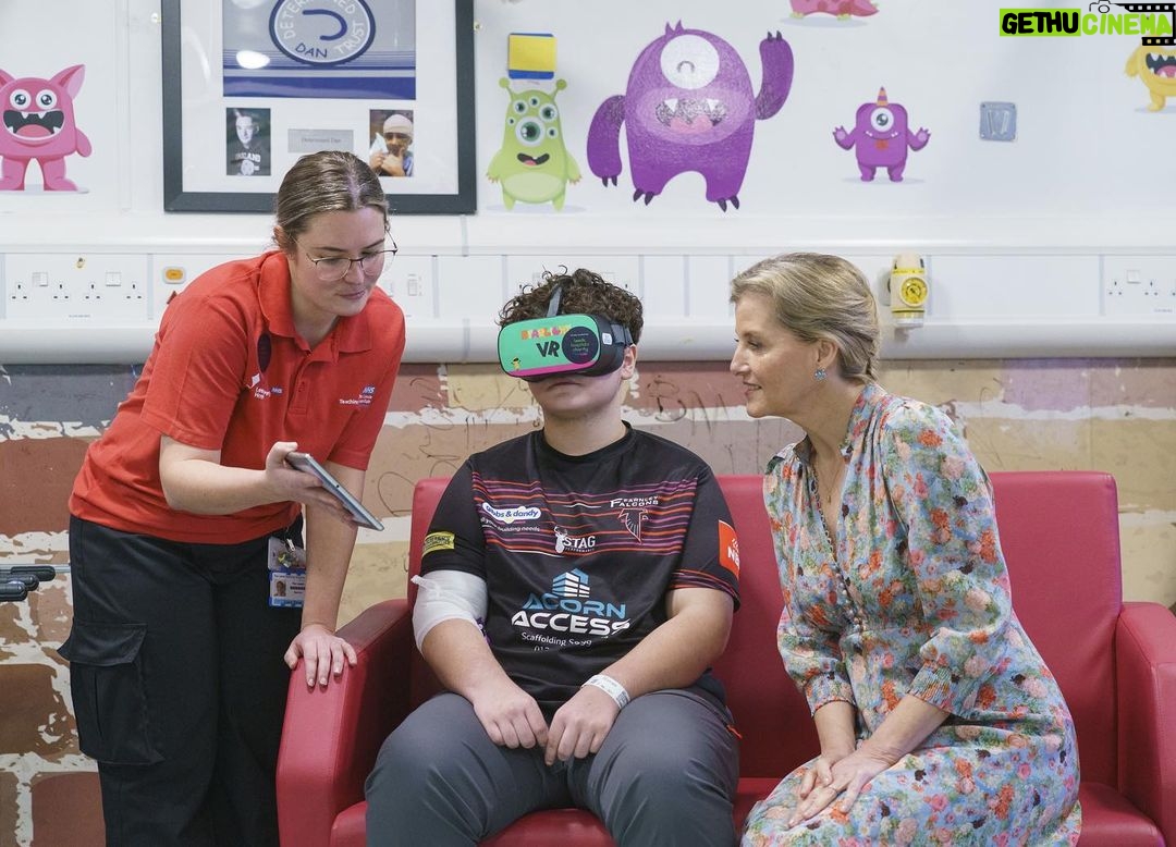King Charles III of the United Kingdom Instagram - Staff and patients at Leeds Childrenās Hospital welcomed The Duchess of Edinburgh earlier this week as she visited the Paediatric Neurosciences Ward. š„ Her Royal Highness has been a Patron of the Hospital since 2013 and this was the first time she was able to visit in person since the COVID-19 pandemic. Leeds Childrenās Hospital is pioneering the use of Virtual Reality Distraction Therapy (VRDT). Using VR technology, staff support patients through procedures that might include cannulations, dressing changes and even minor surgery. Leeds Children's Hospital