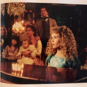 Kirsten Dunst Instagram - #tbt vampira bambina! #interviewwiththevampire