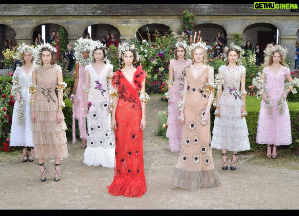 Kirsten Dunst Instagram - So proud of my friends! @rodarte 💔