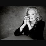 Kirsten Dunst Instagram - Queens Birthday today #GenaRowlands 🎂