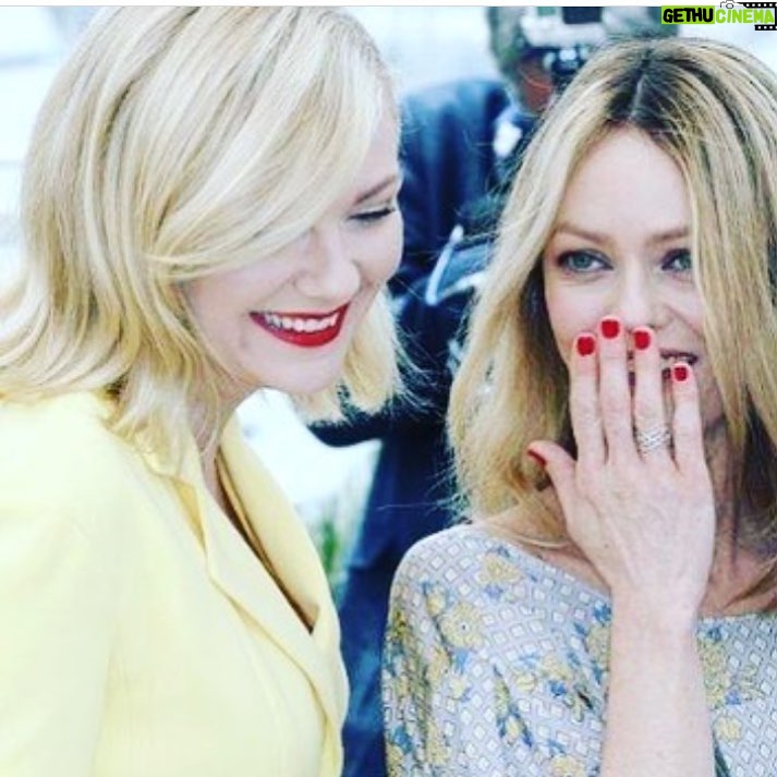 Kirsten Dunst Instagram - ❤️ surrounded by the best jury