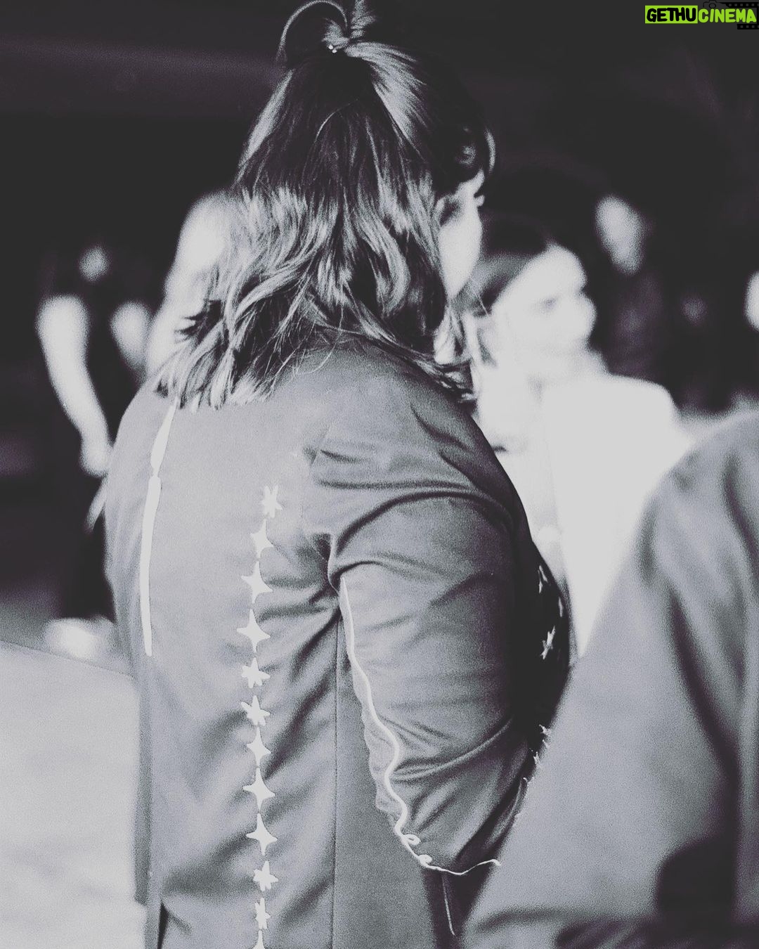 Kirsten Dunst Instagram - Candid photos from our @observedbyus X @coach launch event! 📸 @petewillyams @stuartvevers @kirsten #coach #observedbyus #observedbyusxcoach #collaboration #kirstendunst #jessicaherschko Sunset Tower Hotel
