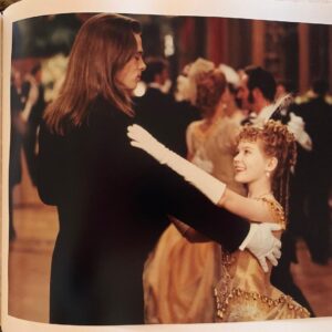 Kirsten Dunst Instagram - #tbt vampira bambina! #interviewwiththevampire