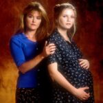 Kirsten Dunst Instagram - Art imitates life #fifteenandpregnant @lifetimetv