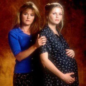 Kirsten Dunst Instagram - Art imitates life #fifteenandpregnant @lifetimetv