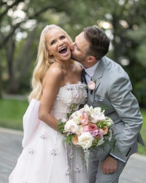 Kristin Chenoweth Instagram - best day of 2023, best day ever 🤍

📸: @dalebenfield