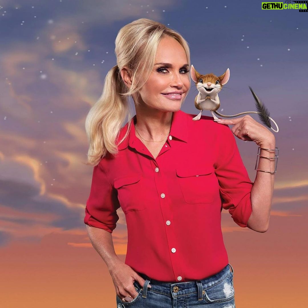 Kristin Chenoweth Instagram - your annual challenge to watch all of my Christmas moviesโฆ 4 more days if you havenโt accomplished the mission!! ๐ four christmases ๐ deck the halls ๐ 12 men of Christmas ๐ the star ๐ a Christmas love story ๐ holidate Which oneโs your fav??