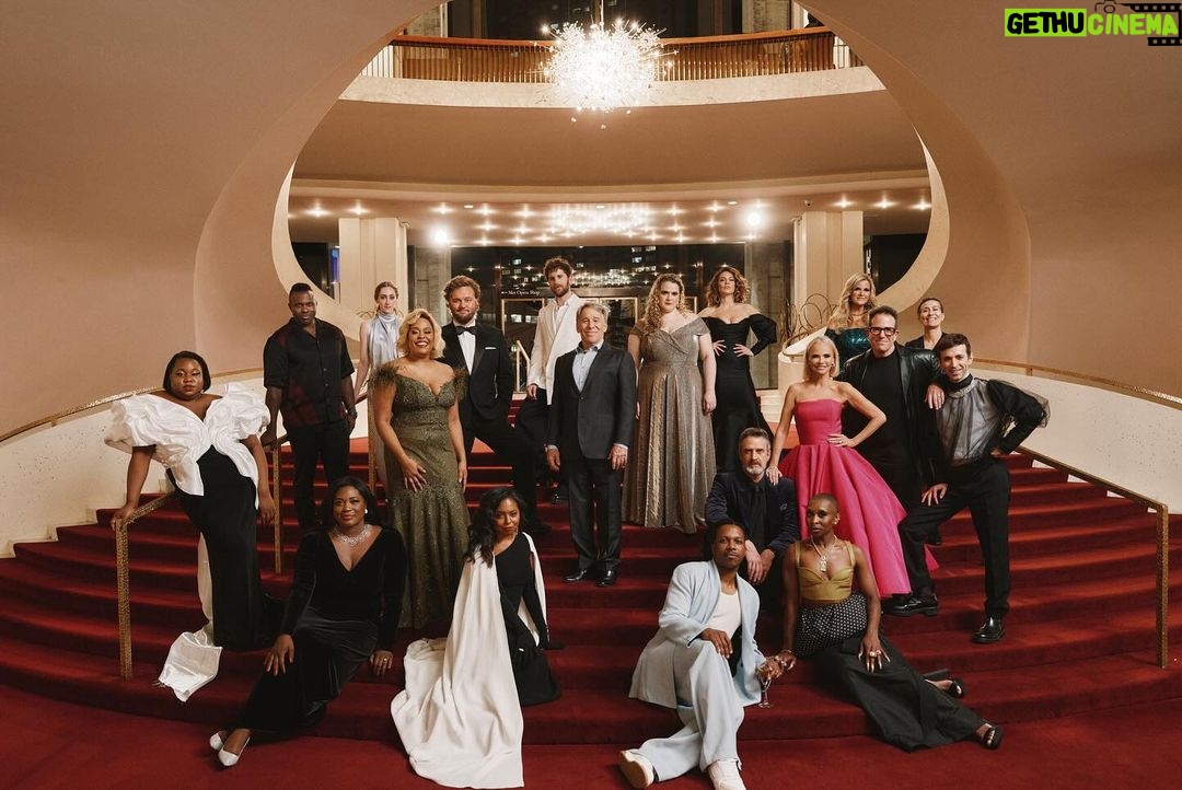 Kristin Chenoweth Instagram - we all love you endlessly, @wickedschwartz 💗 look at the impact you’ve had!! Photographed by Emilio Madrid @emiliomadrid Evan Zimmerman @evzmm Jenny Anderson @jennyandersonphoto Celebrating @wickedschwartz Produced by @creativepartnersproductions Presented by @metopera #MetOpera The Metropolitan Opera