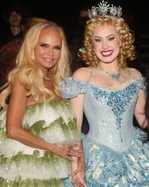 Kristin Chenoweth Instagram - I’m sorry, but I can’t stop posting about #Wicked20… 🫧🩷💚🫧

📸: @broadwaybruce_ @bruglikas 

Dress by @halpernstudio 
Shoes by @daccori_ 
Styled by @debswatson 
Glam by @brucewaynemua