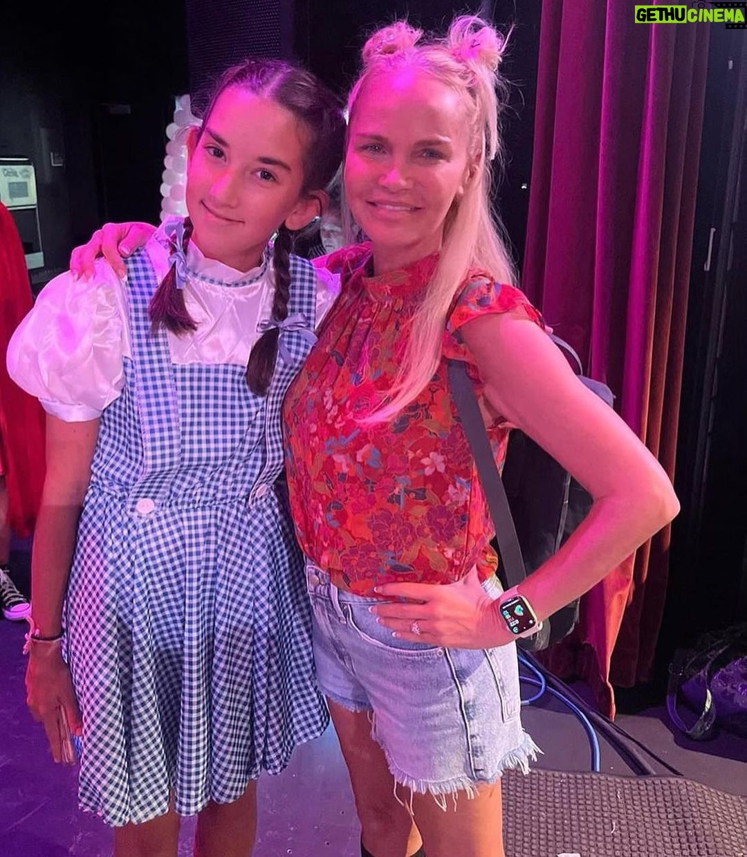Kristin Chenoweth Instagram - ðŸŽðŸª©(Broadway Ball) pt 2 @kcbbc_camp 2023! Couldn’t think of a better way to spend my birthday than at @kcbbc_camp 💕