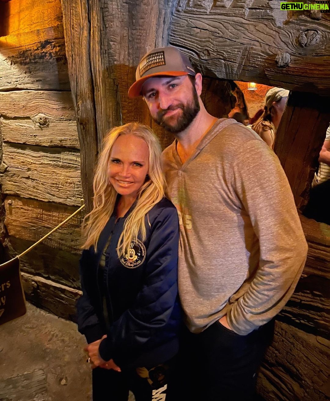 Kristin Chenoweth Instagram - Happy Birthday to my love!!! I love you bucks!! 💙