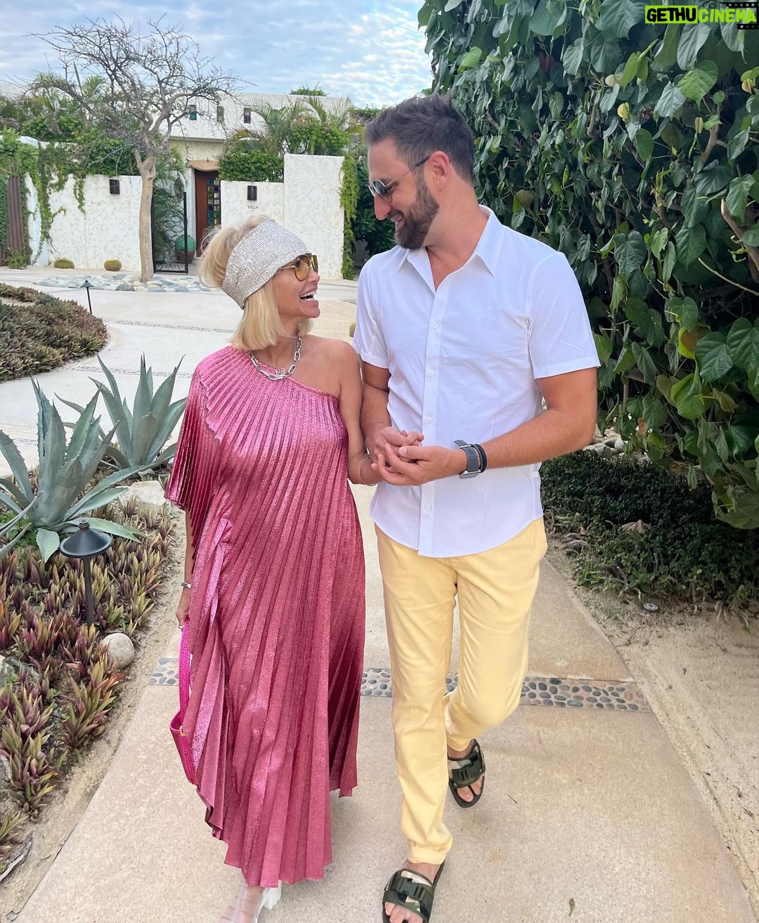 Kristin Chenoweth Instagram - Happy Birthday to my love!!! I love you bucks!! 💙