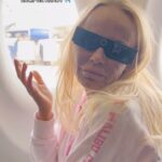 Kristin Chenoweth Instagram – about to see this at 35,000 feet ✈️🌕

#eclipse #totaleclipse #totaleclipseoftheheart