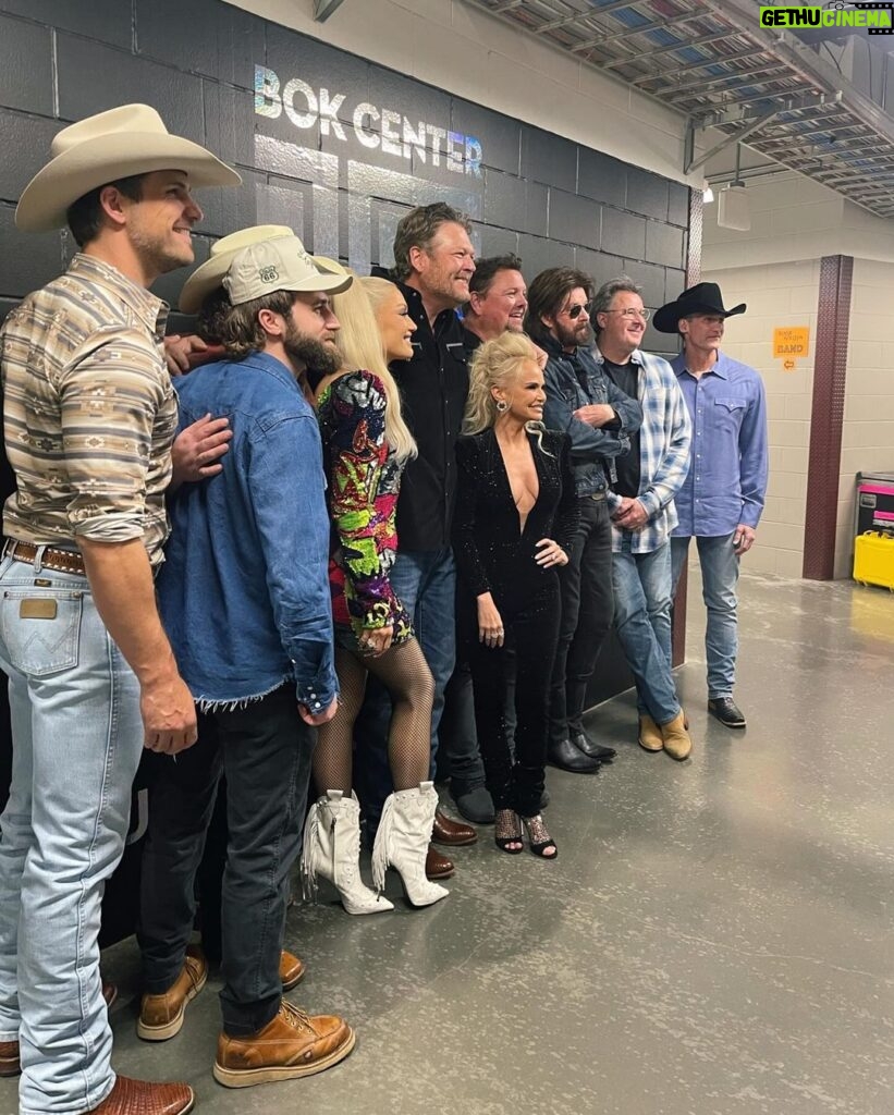 Kristin Chenoweth Instagram - Oh what a night in Oklahoma ❤️ thank you to @blakeshelton for having me among these fellow okies!! We raised almost $800k for the @countrymusichof! Oklahoma is all for the hall! Hair: @jgarrett_lemmons Makeup: @matwulff BOK Center