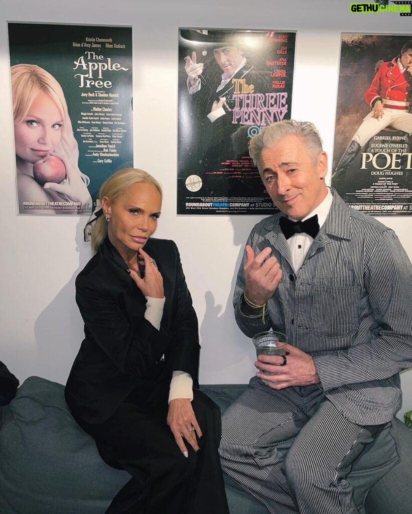 Kristin Chenoweth Instagram - My bestie. “Alan Cumming is not acting his age.” Yall have to go see this show. A master class in cabaret. @alancummingreally STUDIO 54