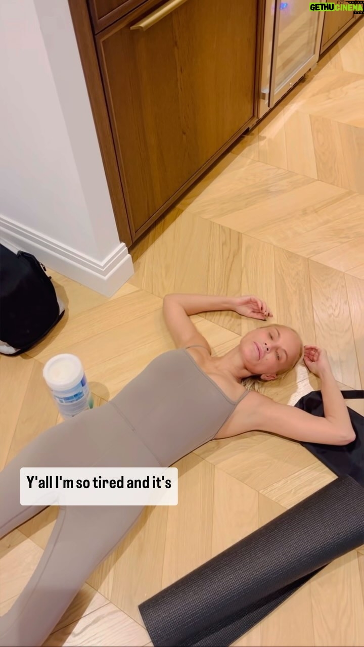 Kristin Chenoweth Instagram - It’s #nationalexerciseday and I’ve been getting my workouts in prepping for #QueenOfVersailles 💪👑