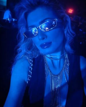 Lívia Andrade Instagram - Sexxxtou 👽😎🖤🤘
#miami #night
