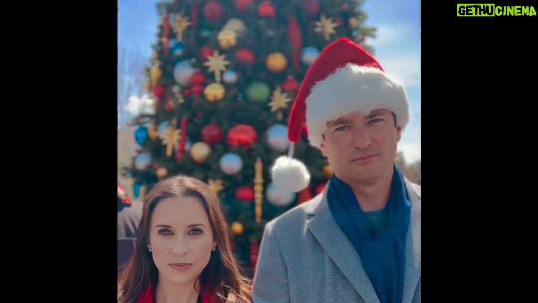 Lacey Chabert Instagram - The residents of Evergreen Lane are back! 🎉🎄🎉🎄 Emily and Jared are spending their first Christmas as a couple while the HOA becomes crazier than ever before about Christmas as the famous Jolly Johnsons move into the cul de sac. This movie is pure fun! I really hope you enjoy it tonight at 8/7c on @hallmarkchannel and that it brings your family some holiday cheer ❤️