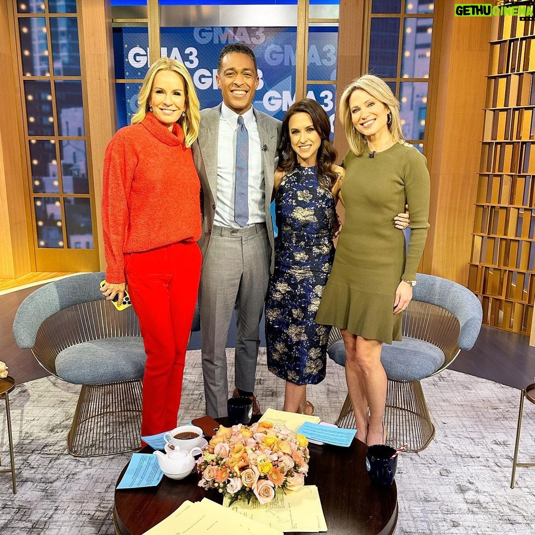 Lacey Chabert Instagram - So nice seeing you all in person!! It was lovely catching up with you this morning 💙 You can tune in today to see me talking all about “Haul Out The Holly” which airs on @hallmarkchannel November 26 🎄
