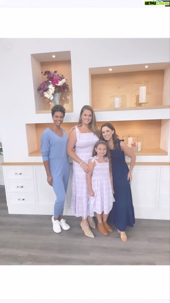 Lacey Chabert Instagram - I had such a great time last week at @hsn All the items are available for sale on the website. The link is in my bio! Right now they are offering FREE SHIPPING when you spend $75 Check it out!