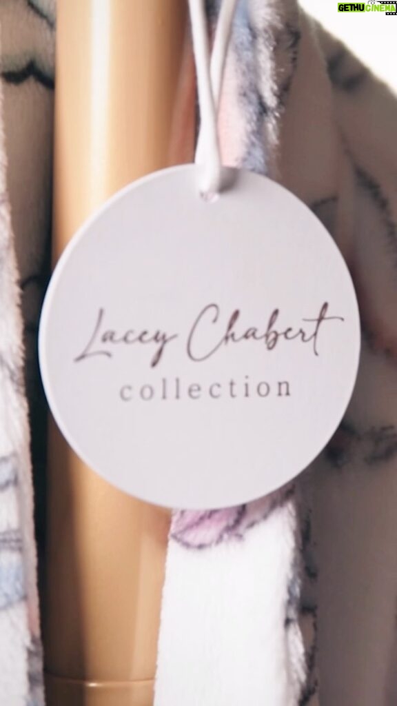 Lacey Chabert Instagram - This is a dream come true!! I’m so excited to announce my very first line of loungewear exclusive to @hsn 🎉 I will be live on air with @hsn later this week and can’t wait to share the whole line of cozy clothes with you!! It’s available for purchase online at @hsn Link is in my bio! 💜