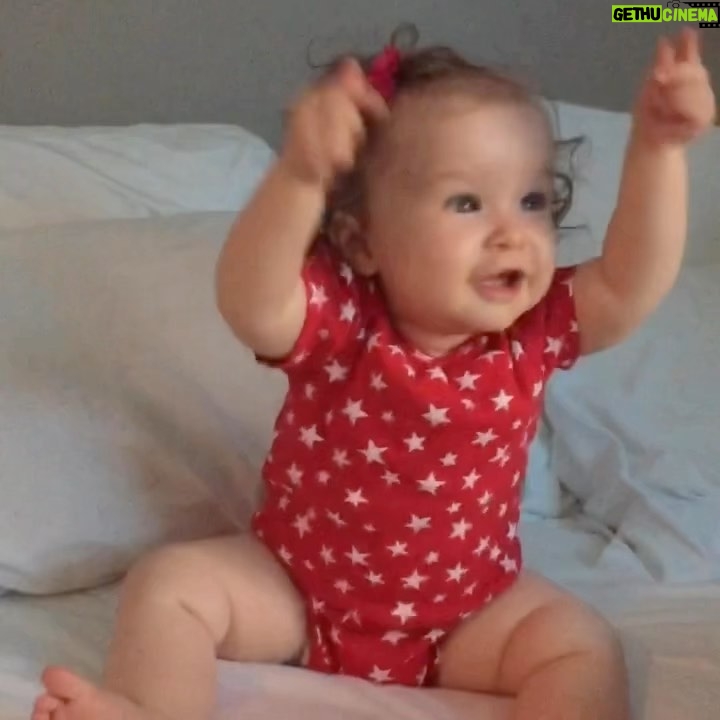 Lacey Chabert Instagram - Let’s dance with the birthday girl!!!! 🎉 At 5:24 on September 1, 2016 God blessed us with this little ball of sunshine and she has brought pure joy to our family every moment since. I’m so proud of your kind heart, Julia. You are the light of my life and I love you more than words can ever say. Happy Birthday my precious girl!!❤️🎂❤️🎂❤️🎂❤️🎂 This video was from her first birthday. She was obsessed with the music in some commercial so Wendy and I kept rewinding it to watch her dance. We were laughing so hard we cried! I know Wendy is smiling down on her today ❤️ #HappyBirthday #6yearsold #Godisgood #birthdaydance