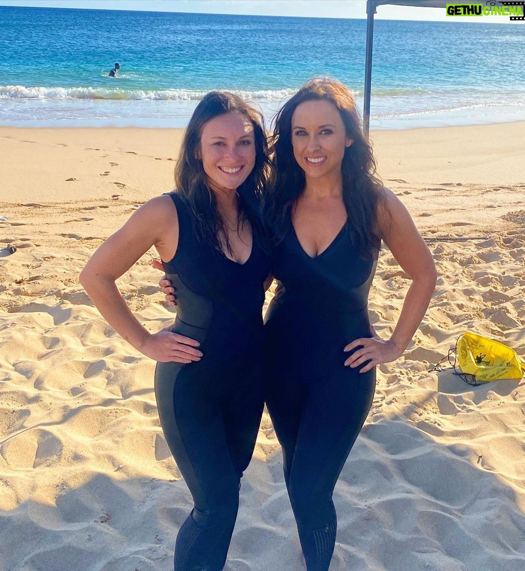 Lacey Chabert Instagram - #TBT to working with this wonderful lady! @emily_luke was my stunt double on #Groundswell and she is amazing ๐Thank you Emily for all of your hard work! ๐โโ๏ธ