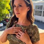 Lacey Chabert Instagram - Thanks for having me @thetalkcbs The most wonderful group of people 🤍 Styling @leonamizrahi Hair @glambyannettedavenport Makeup @rachelnicolepagan For those asking, just click the second & third photos for outfit details 👗 💍