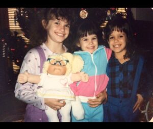 Lacey Chabert Instagram - I thank you from the bottom of my heart for your outpouring of love over our family during this devastating time. I’ve been reading all of your messages and they’ve touched my heart deeply. My entire family has been comforted by your loving support. Thank you 🙏🏻
There’s so much I want to share with you about my hilarious, generous, most kind-hearted sister Wendy and in time, I will. For today, on this Thanksgiving day, I give thanks for her beautiful life. I give thanks that we never ended a phone call without saying I love you and I give thanks that I will see her again. 
I miss you so much, Wendy.