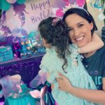 Lacey Chabert Instagram - #TBT to Julia’s 5th birthday party! I’ve always loved planning parties for friends and family so I’ve had so much fun throwing themed birthday parties for my daughter. We love any excuse to have people over and have a fun celebration together! 🎉Julia chose “Magical Mermaid” as the theme. 🧜‍♀️We made tutu skirts for the tables, created our own little photo booth and a mermaid store to spoil the kiddos with prizes. Thank you @jeanniesweets for making the most adorable cake! 🎂 #funmemories #birthday #homemadeparty #DIY