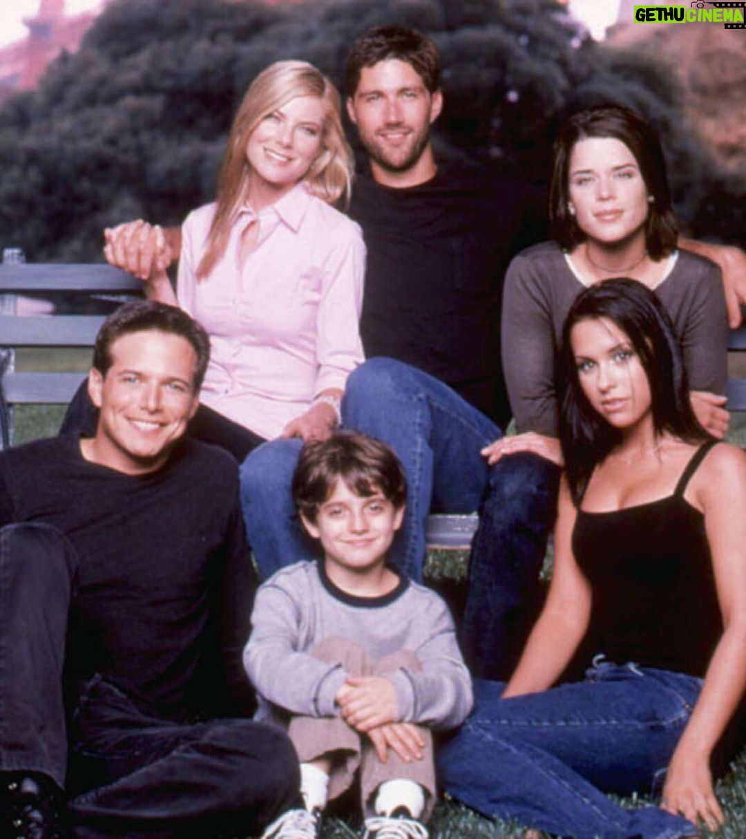 Lacey Chabert Instagram - Let’s discuss my many amazing fashion choices and hairstyles I sported in the 90’s while on Party Of Five! 🤣 Tune in TONIGHT to @tubi's Super Nostalgia Reunion LIVE at 8PM ET on TikTok. I can’t wait to reminisce all about the 90’s with you guys! #TubiTaughtMe #ad