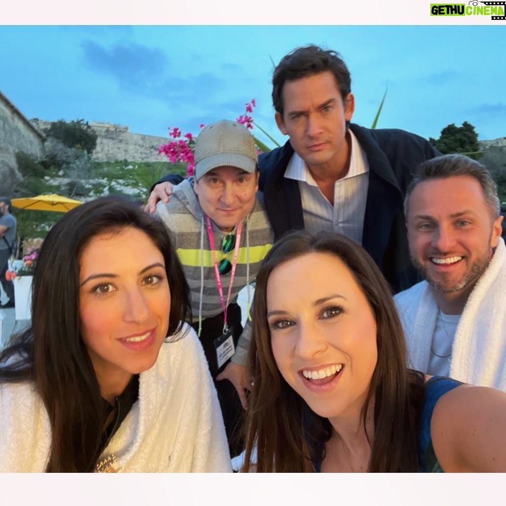 Lacey Chabert Instagram - Huge thank you to the amazing choreography team for #TheDancingDetective @jmgenereux @cmillettedancer & @brendaleegrech Not only are you all the most talented, but you’re also the most kind. The past two weeks of dancing and laughing with you have been the best!