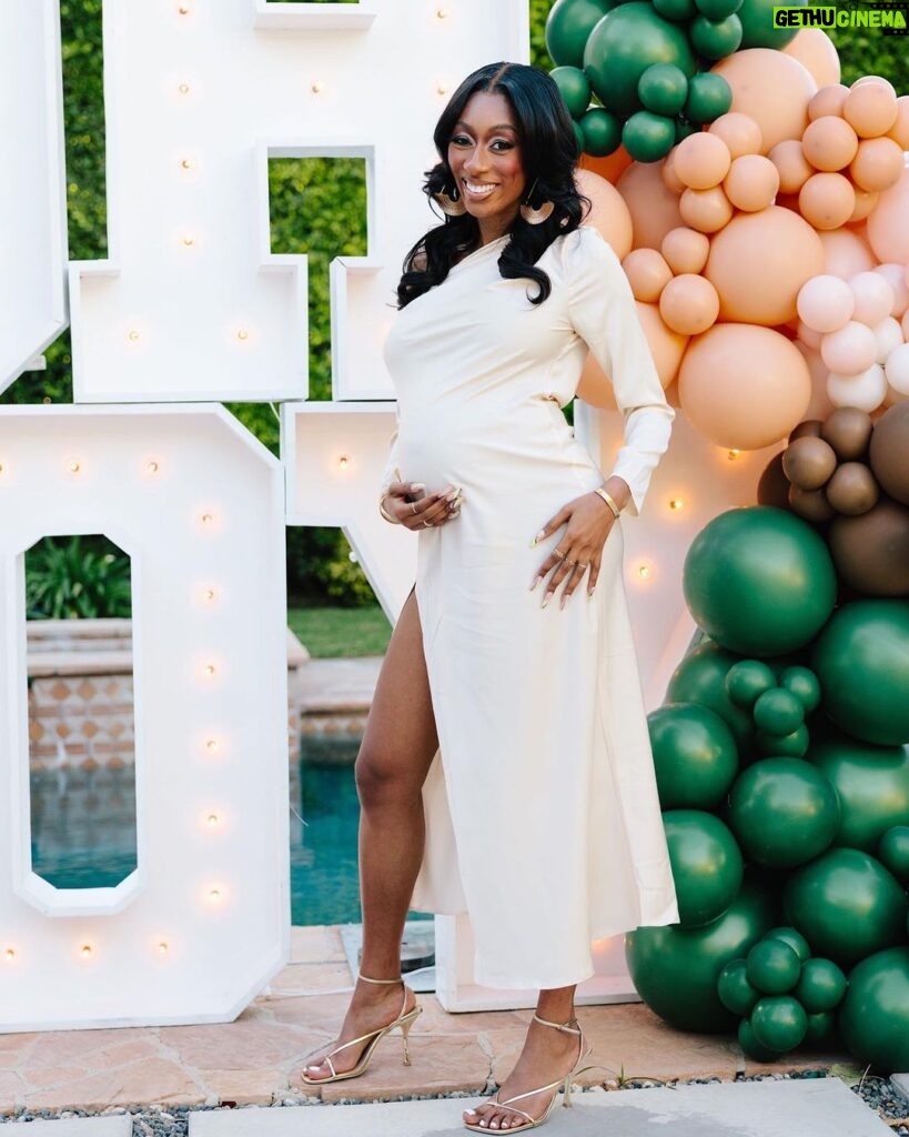 Lala Milan Instagram - I’m extremely grateful for my tribe.. Special thanks to EVERYONE that attended the shower, the love was genuinely felt💙 #OhBoy (FULL #BabyShower VIDEO LINK IN BIO) —— I deeply appreciate you @erndukes Wardrobe Stylist: @corinchristiann MUA: @marquiswardbeauty Hairstylist: @realdime_ Unit: @thevirginhairfantasy (use code LALA20) Los Angeles, California