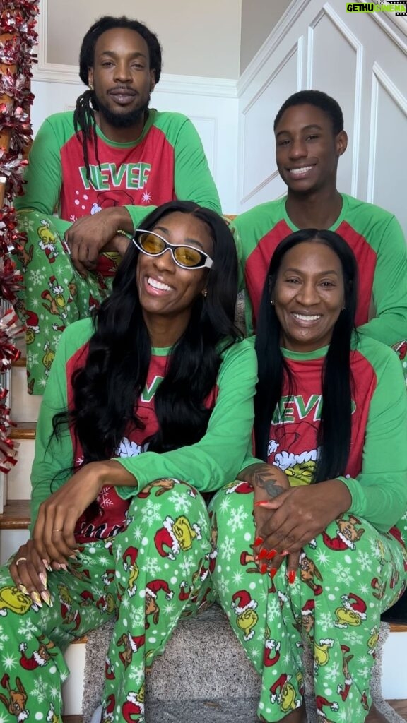 Lala Milan Instagram - Merry Christmas to y’all, Happy Birthday to my MOM❤️😂 all she wanted was all her kids in the same house with matching pjs.. well here, lets do this video while we at it😆 Charlotte, North Carolina