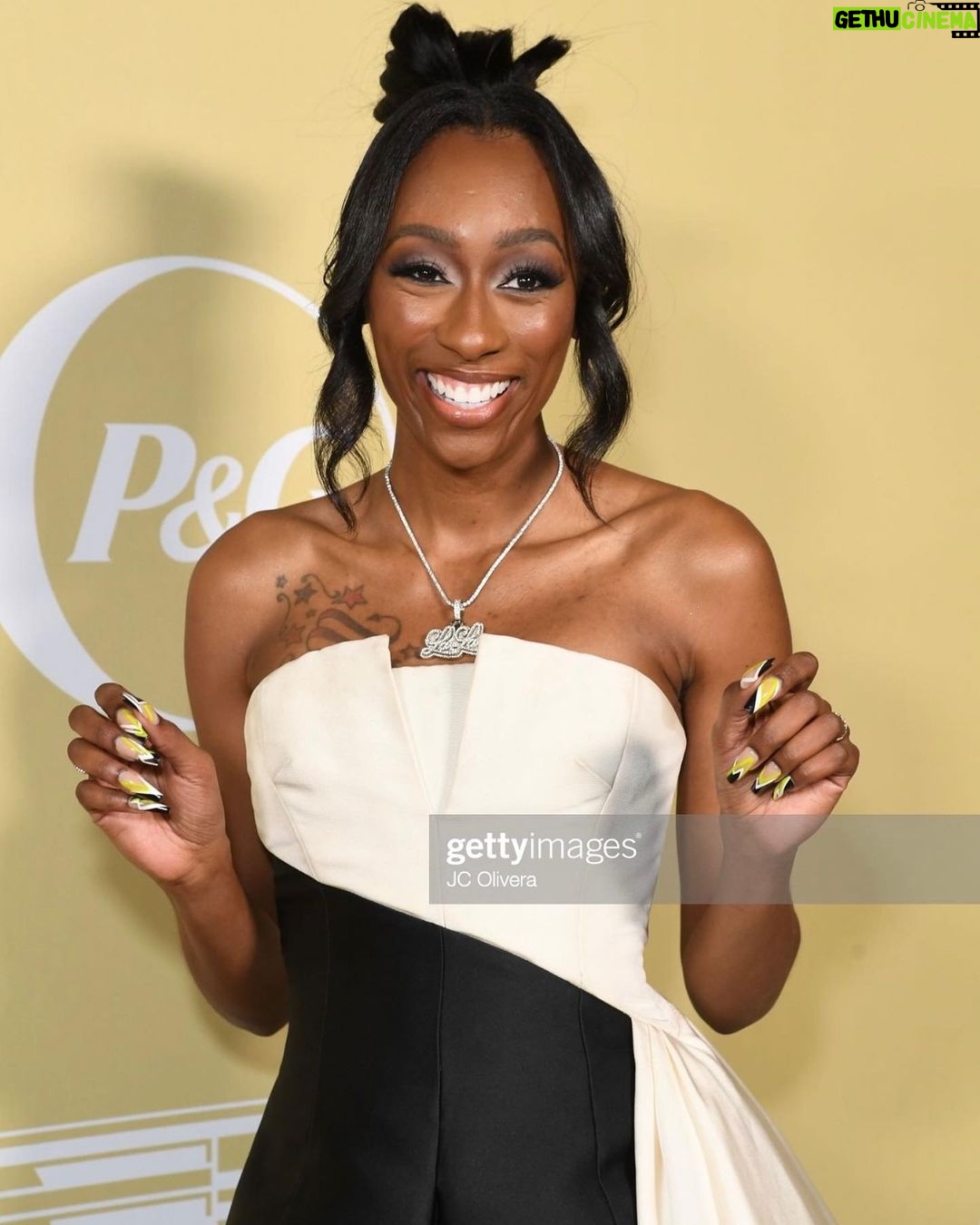 Lala Milan Instagram - Went from hosting the carpet to walking it.. GOD DID✨ Thanks for having me @ebonymagazine #Power100 Los Angeles, California