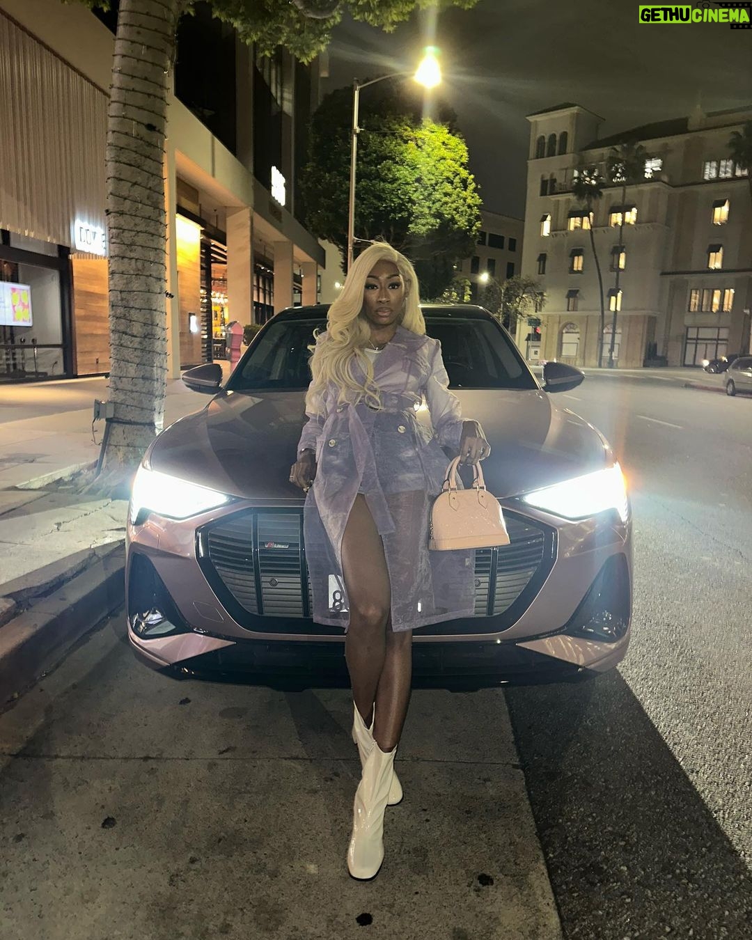 Lala Milan Instagram - 👱🏾♀️💜 Beverly Hills, California