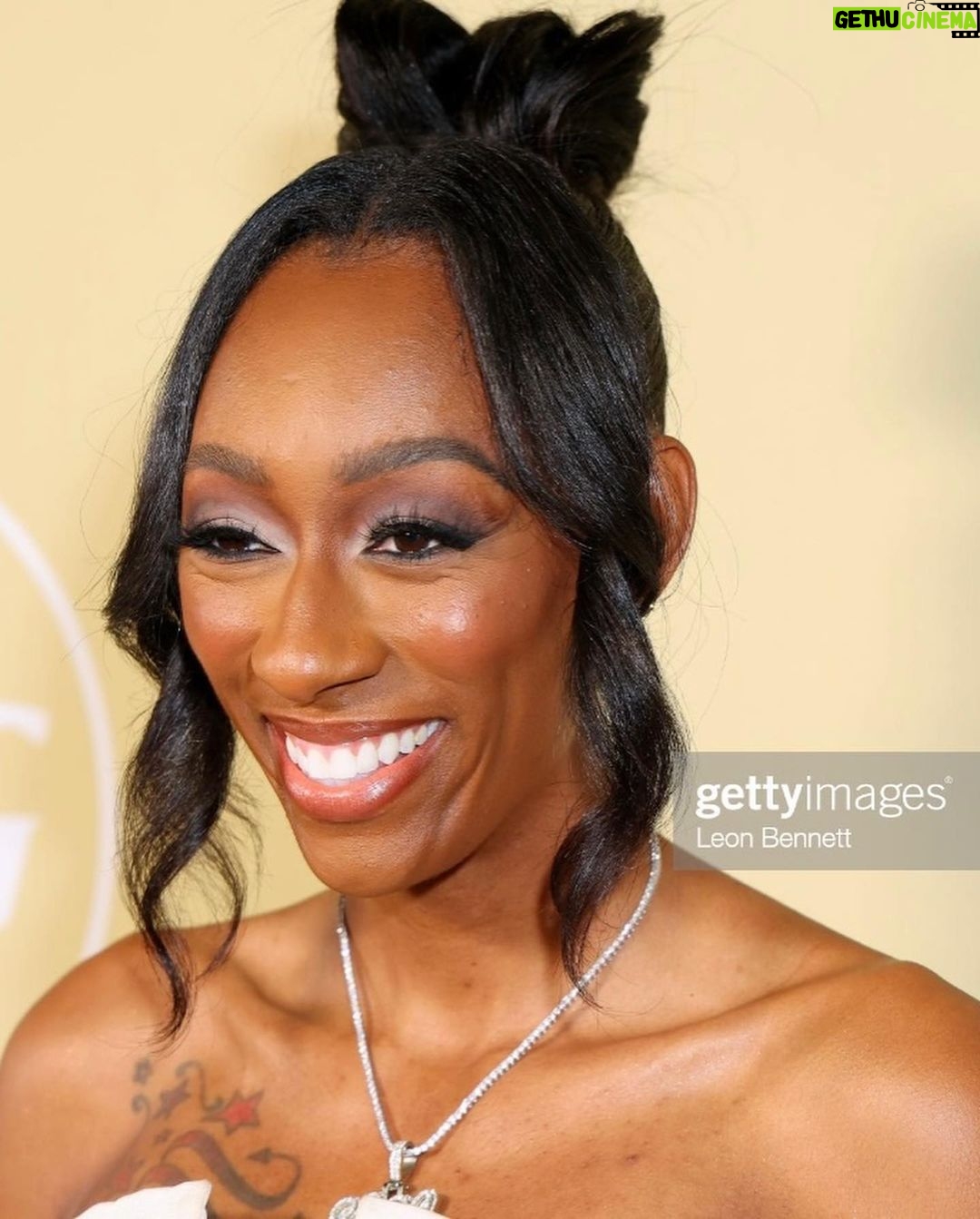 Lala Milan Instagram - Went from hosting the carpet to walking it.. GOD DID✨ Thanks for having me @ebonymagazine #Power100 Los Angeles, California