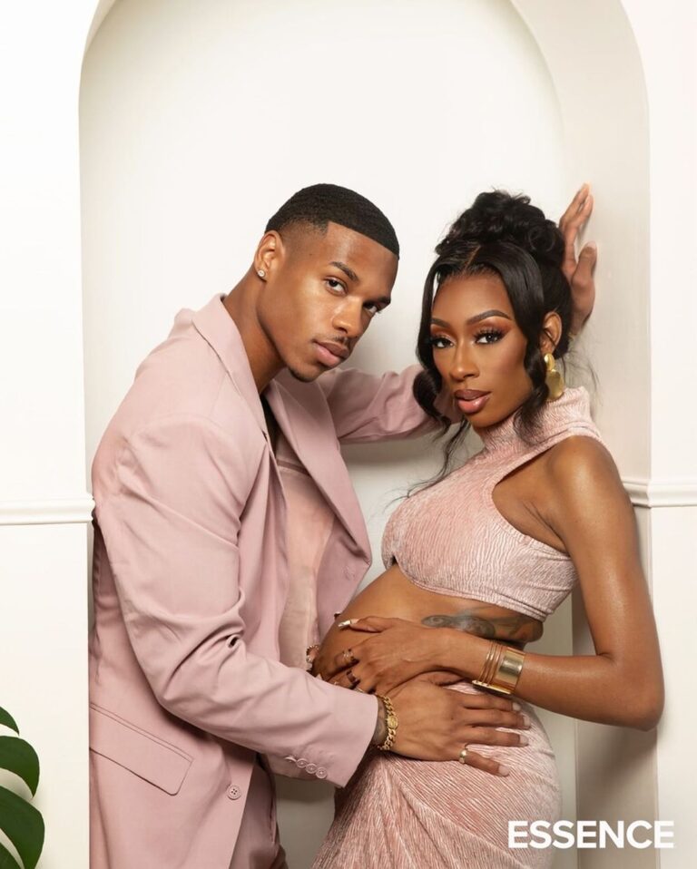 Lala Milan Instagram - LaLa Milan + TylerP = 3 We’re having a baby!!🤰🏾 There’s nothing more precious than life itself, and we’re sooo excited and blessed to be bringing a little one into this world ✨ (Behind the scenes LINK IN BIO) —— Thanks to @essence for the beautiful write up 😍 —— Special thanks to our Team: Creative Director: LaLa Milan Photographer: @rootheshooter Hair: @lilistouch Unit: @thevirginhairfantasy Miami, Florida
