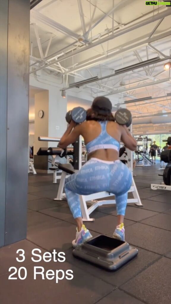 Lala Milan Instagram - Y’all, Somebody gotta see this! 💓🏋🏾‍♀️ The booty is bootying 🤌🏾 -Today was a good day to work on legs, so why not?! -Whether you tryna maintain, gain or lose, these exercises can work for you! -Stop playing with your body goals and start TUHDAY! 🤗 -Follow @fitgirlbod for everything fitness!! —— #FitGirlBod #AllAboardTheGainsTrain #WhosNext 👀 Gains Only