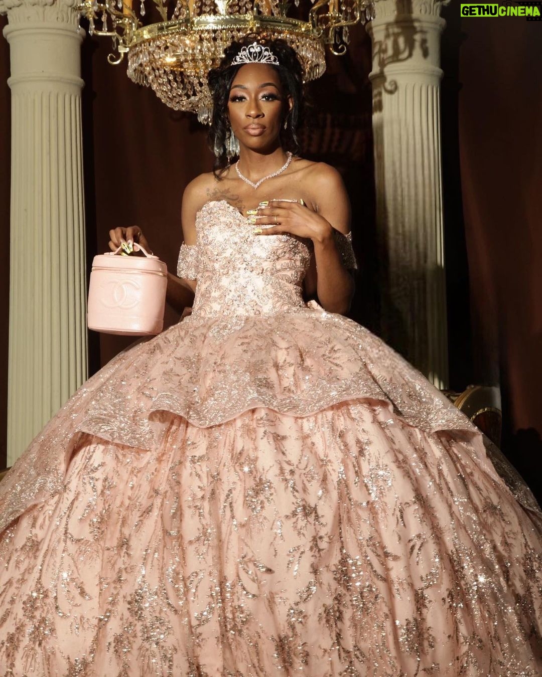 Lala Milan Instagram - And sheβs living π»πΆπ
π
πΎππ πΈπππ ππ»πππβ¨ ββ π Marsaiβs Fairy Land Los Angeles, California