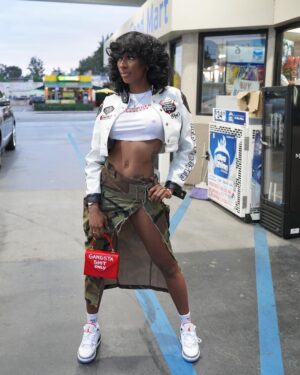 Lala Milan Instagram - Lemme Pop Out😮‍💨
——
Hair: Amazon (Link in my bio)
MUA: ME HEAUX 
Skirt: They ain’t pay me
Sneakers: @jumpman23