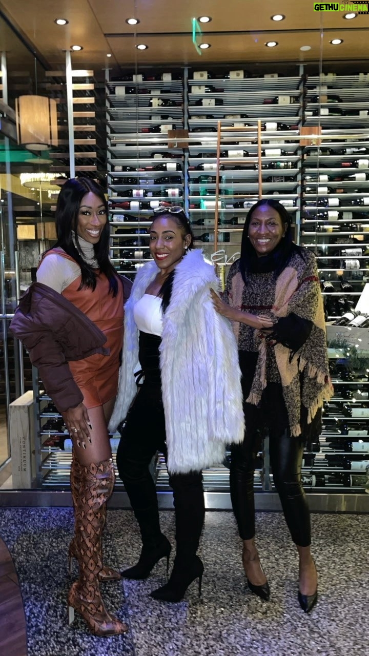 Lala Milan Instagram - SURPRISE!!! I flew into Charlotte to surprise my right hand Ikeya❤️✨ Yall help me wish my cousin @theemaster.key a Big Happy Birthday!! 🎉🎁 12/2 —- Special thanks to my mom @itsthesamechristine for thuggin it out & the hookah spot @cloudsouthend for the hospitality ✨