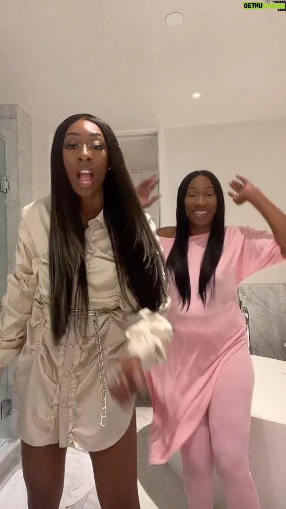 Lala Milan Instagram - Ladies and Gentlemen.. HER😂 Happy Mothers Day Ma🫶🏾