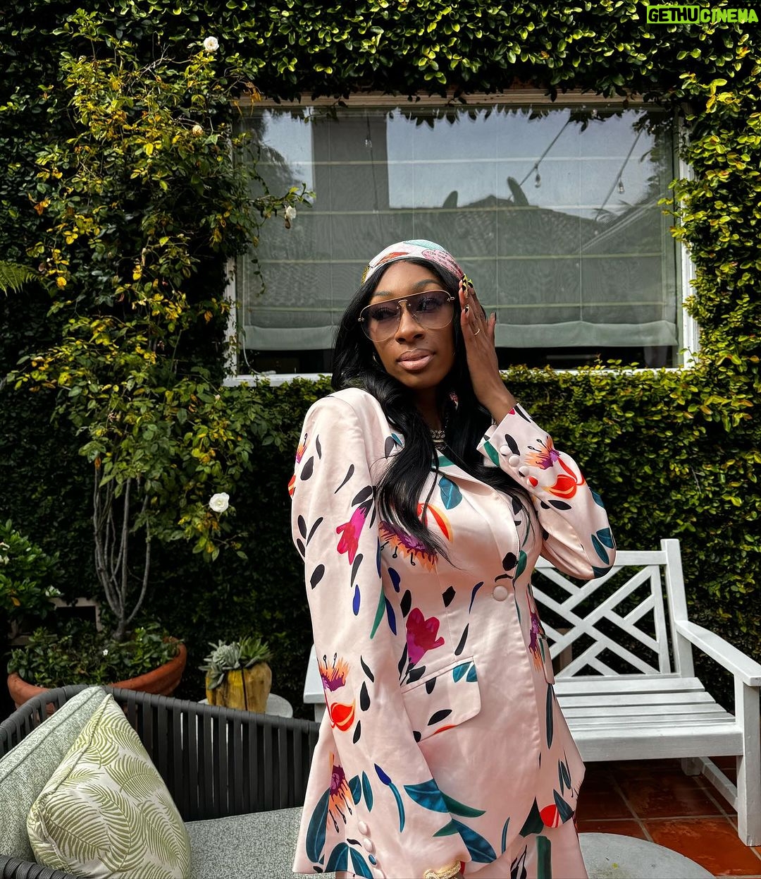 Lala Milan Instagram - Gimme my 10s minus 2 —— Outfit: @shopakira Shoes: @fendi Scarf & Glasses: @louisvuitton Bag: @versace Hair: @thevirginhairfantasy (Code LALA20) Los Angeles, California