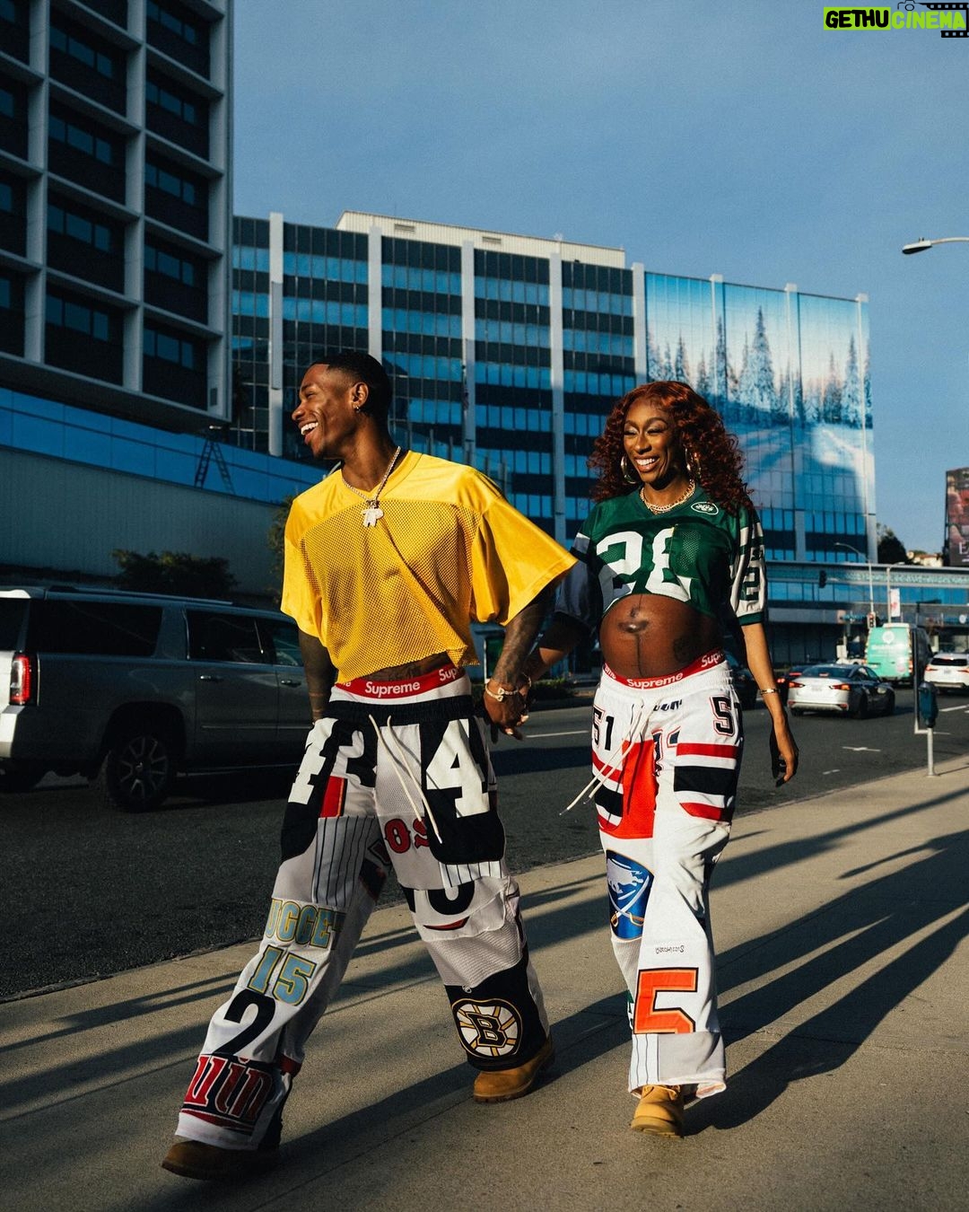 Lala Milan - 331.4K Likes - Mom & Dad 🫶🏾
Creative Director/Stylist: @iamtylerp_
Photographer: @vashchenko_photo
Hair Stylist: @realdime_
MUA: @marquiswardbeauty