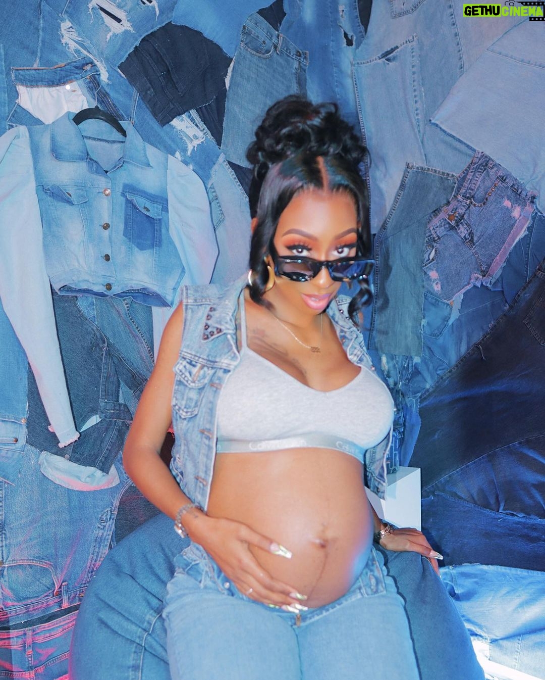 Lala Milan - 247.6K Likes - Love at first Kick- or whatever they be saying.. 😂🐻💙
——
Creative Director: ME HEAUX
Location @thebeautyhubexpo
Photo @japbproduction
Hairstylist: @lilistouch
Unit: @thevirginhairfantasy (Code: LALA20)