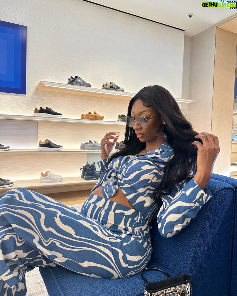Lala Milan Instagram - Mommy Milan’s Day out💙 —— MUA: ME HEAUX Install: ME HEAUX Hair: @thevirginhairfantasy (use my code: LALA20) Beverly Hills, California