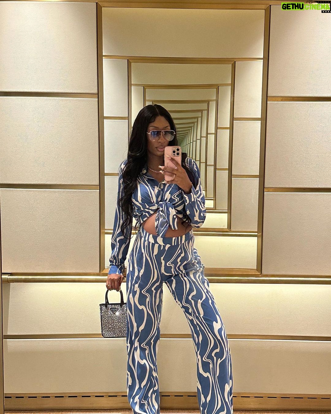 Lala Milan Instagram - Mommy Milan’s Day out💙 —— MUA: ME HEAUX Install: ME HEAUX Hair: @thevirginhairfantasy (use my code: LALA20) Beverly Hills, California